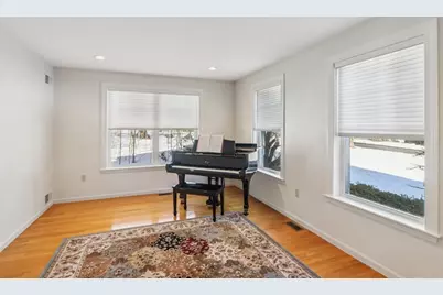 11 Thaxton Rd, Beverly, MA 01915 - Photo 4