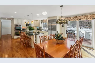 11 Thaxton Rd, Beverly, MA 01915 - Photo 2
