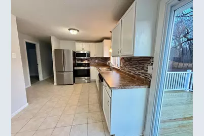 22 Simpson Cir, Agawam, MA 01001 - Photo 8