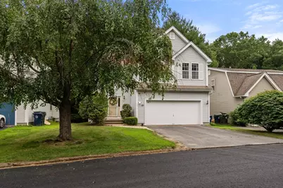 25 Magnolia Ln, Marlborough, MA 01752 - Photo 2