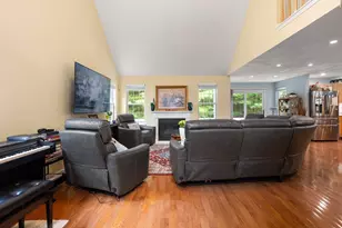 25 Magnolia Ln, Marlborough, MA 01752 - Photo 6