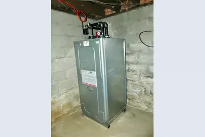 26 Whitin Ave, Chicopee, MA 01013 - Photo 20