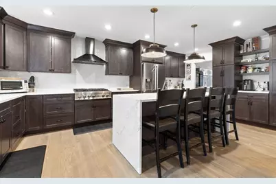 25 Clearwater Rd, Brookline, MA 02467 - Photo 8
