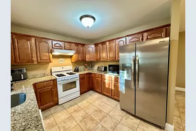 1007 Mount Pleasant St, New Bedford, MA 02745 - Photo 8
