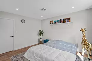 5257 Washington St, Boston, MA 02132 - Photo 14