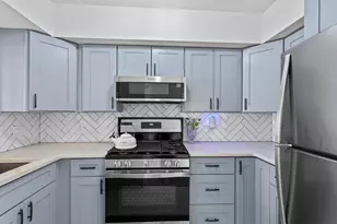 5257 Washington St, Boston, MA 02132 - Photo 6