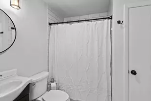 5257 Washington St, Boston, MA 02132 - Photo 14