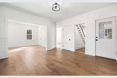 2 Maple St, Shirley, MA 01464 - Photo 4