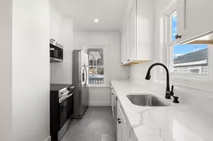 2 Maple St, Shirley, MA 01464 - Photo 8