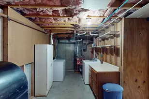 127 Cortland Cir, Leominster, MA 01453 - Photo 22