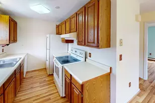 127 Cortland Cir, Leominster, MA 01453 - Photo 4