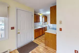 127 Cortland Cir, Leominster, MA 01453 - Photo 2