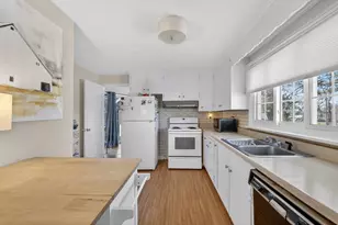 788 Dartmouth St, Dartmouth, MA 02748 - Photo 6