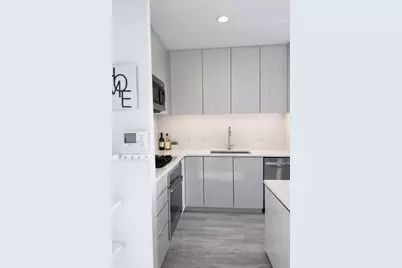 80 Fenwood Rd #706, Boston, MA 02115 - Photo 4