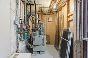 187 Pike St, Tewksbury, MA 01876 - Photo 34