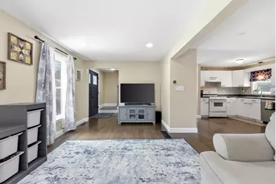 39 Unicorn Cir, Amesbury, MA 01913 - Photo 4