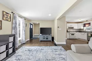 39 Unicorn Cir, Amesbury, MA 01913 - Photo 4