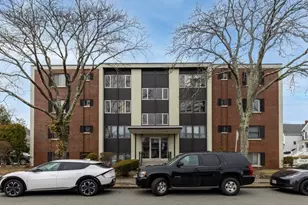 50 Tuttle St, Wakefield, MA 01880 - Photo 2