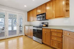 39 Marston St, Medford, MA 02155 - Photo 10