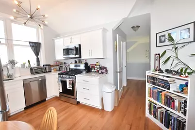 145-147 Spruce St #147-2, Watertown, MA 02472 - Photo 4