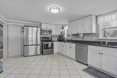 22 Milford St, Medway, MA 02053 - Photo 4