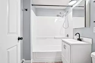 28 Robbins St, Waltham, MA 02453 - Photo 12