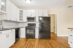 28 Robbins St, Waltham, MA 02453 - Photo 4