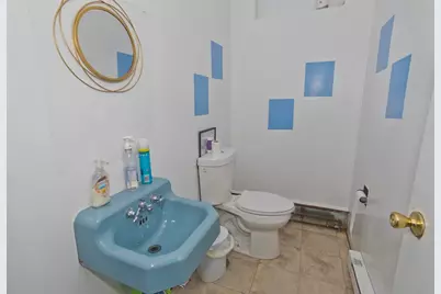 193 Elm, Holyoke, MA 01040 - Photo 10