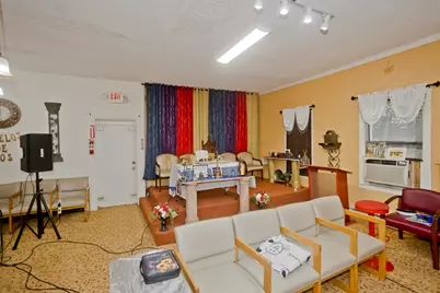 193 Elm, Holyoke, MA 01040 - Photo 8