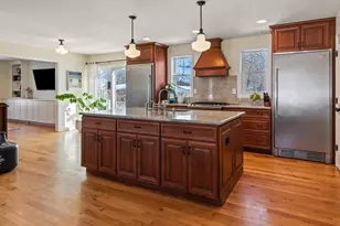 81 Longmeadow Dr, Lowell, MA 01852 - Photo 10