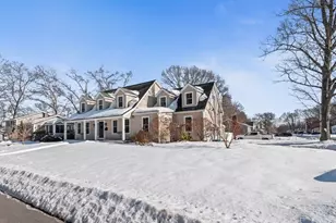 81 Longmeadow Dr, Lowell, MA 01852 - Photo 4