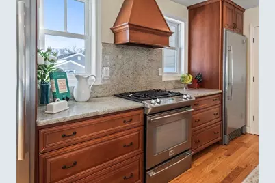 81 Longmeadow Dr, Lowell, MA 01852 - Photo 12