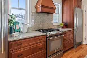 81 Longmeadow Dr, Lowell, MA 01852 - Photo 12