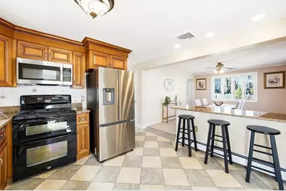 22 Longwood Ave, Woburn, MA 01801 - Photo 18