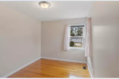 6 Bartlett St, Oxford, MA 01540 - Photo 18