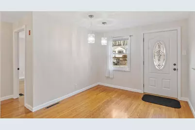 6 Bartlett St, Oxford, MA 01540 - Photo 6