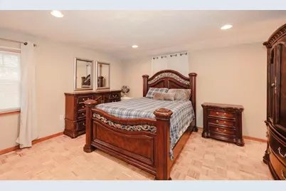 57 Arnold Ave, Lowell, MA 01852 - Photo 10