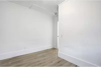 43 Wamesit St, Lowell, MA 01852 - Photo 12