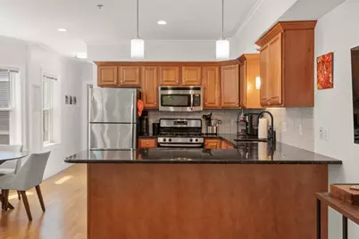 17 Robbins Street #2-2, Waltham, MA 02453 - Photo 4