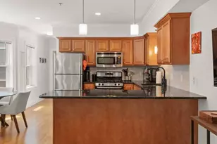 17 Robbins St, Waltham, MA 02453 - Photo 4