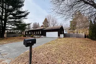 15 Harmon Ave, East Longmeadow, MA 01028 - Photo 2