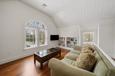 25 Longmeadow Road, Wellesley, MA 02482 - Photo 32