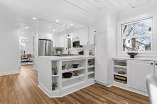 1034 Webster St, Needham, MA 02492 - Photo 4