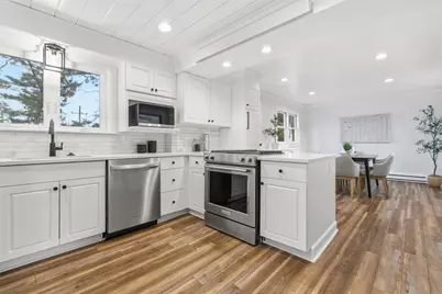 1034 Webster St, Needham, MA 02492 - Photo 2