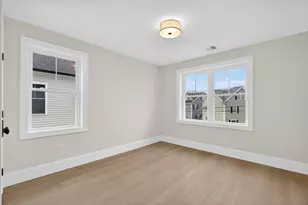 8 Dobbins St, Waltham, MA 02453 - Photo 32