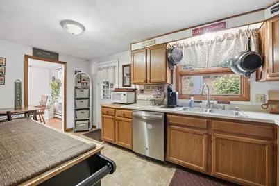 11 Laurel Ter, Westfield, MA 01085 - Photo 4