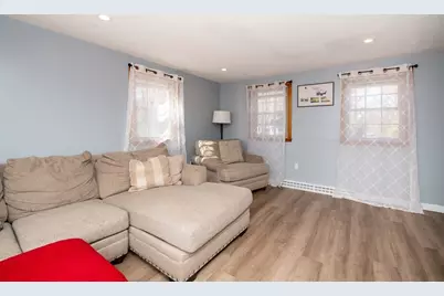 78 Precinct St, Taunton, MA 02718 - Photo 16