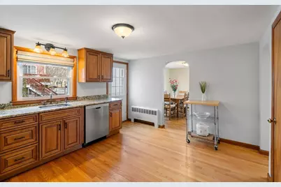 21 Lakeview Ave, Waltham, MA 02451 - Photo 12