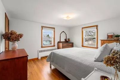 21 Lakeview Ave, Waltham, MA 02451 - Photo 14