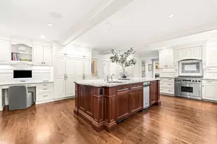 65 Woodcliff Rd, Wellesley, MA 02481 - Photo 10
